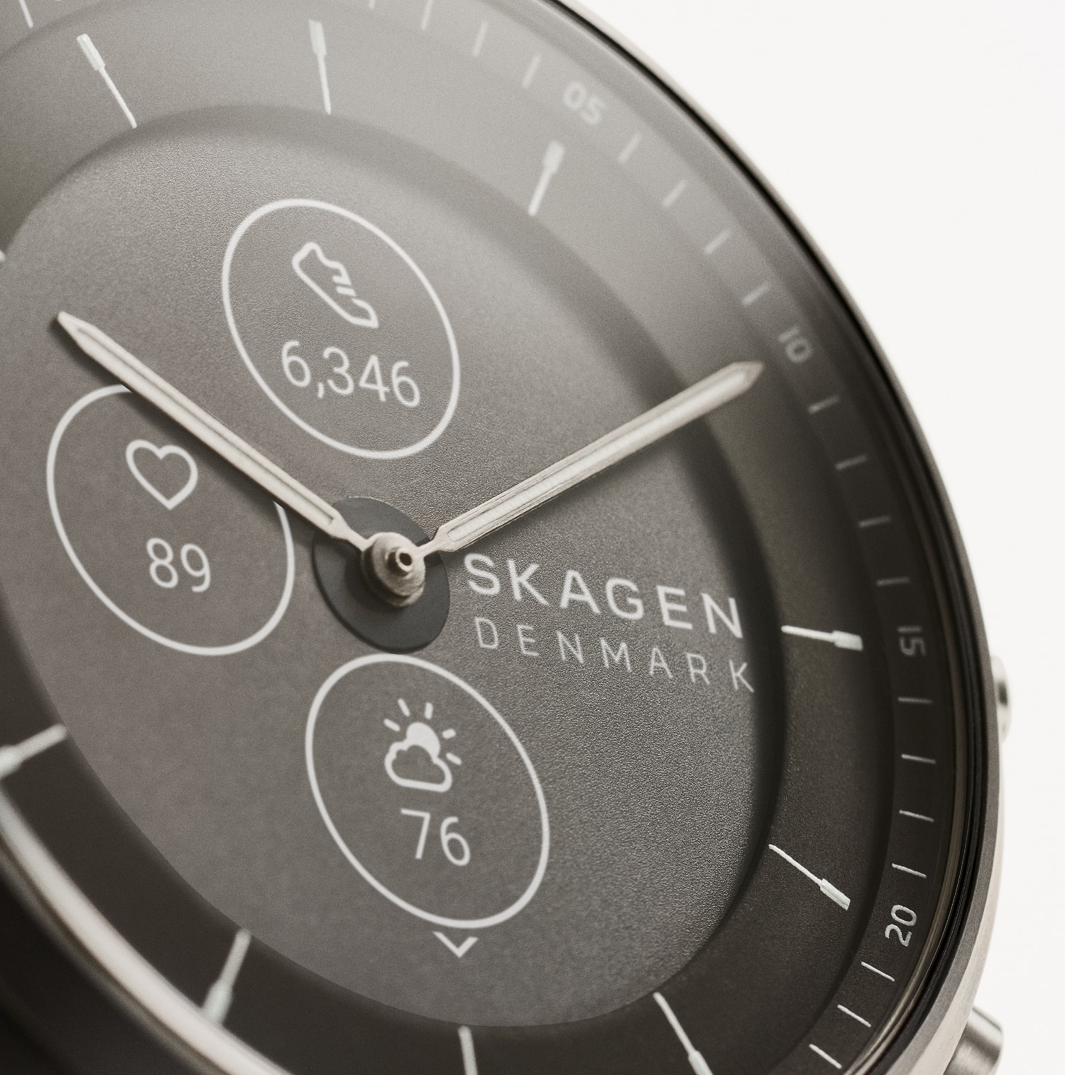 Fossil vs skagen hybrid watch online