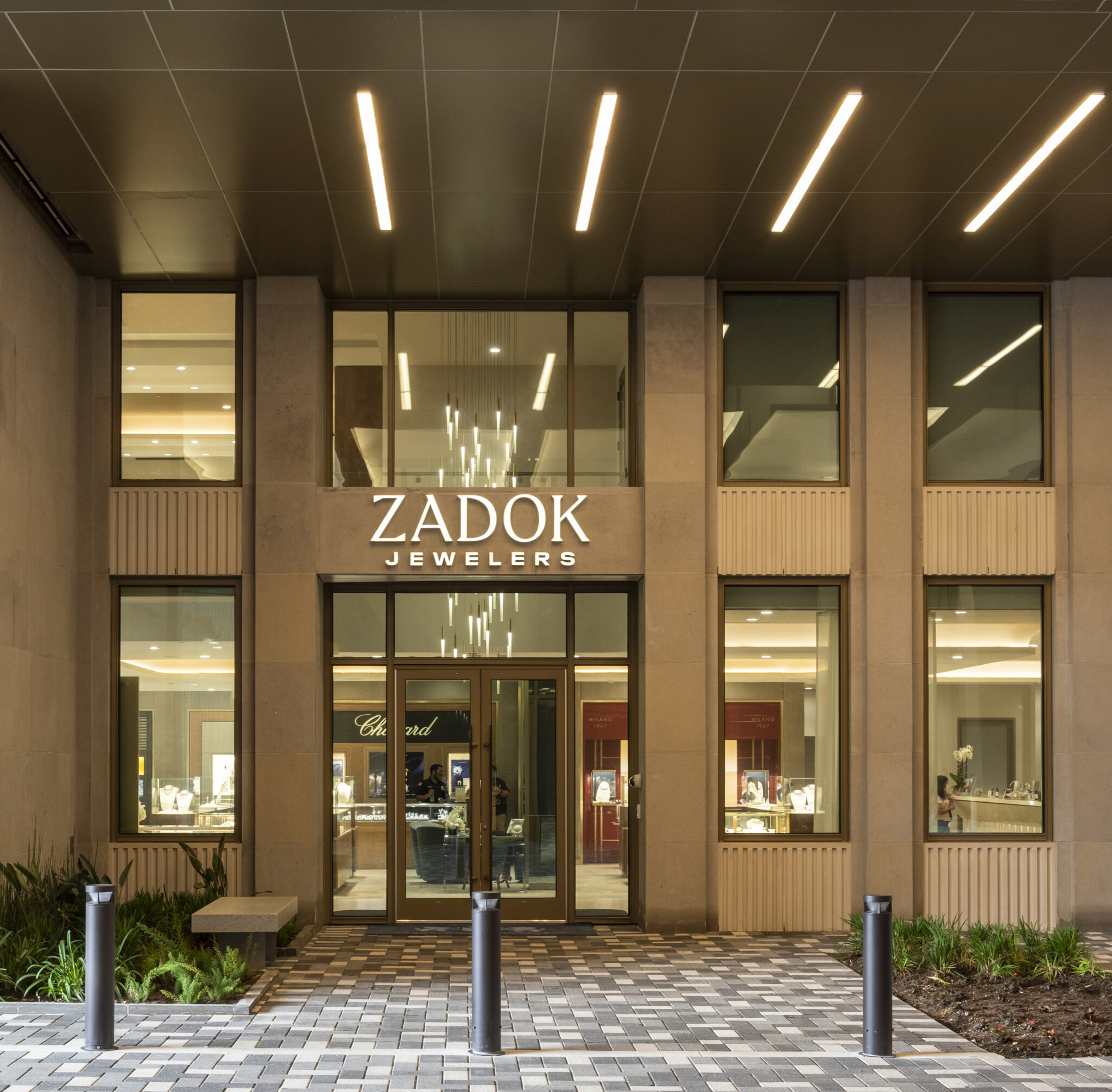 GREATEST SHOWROOMS Zadok Jewelers, Houston, USA