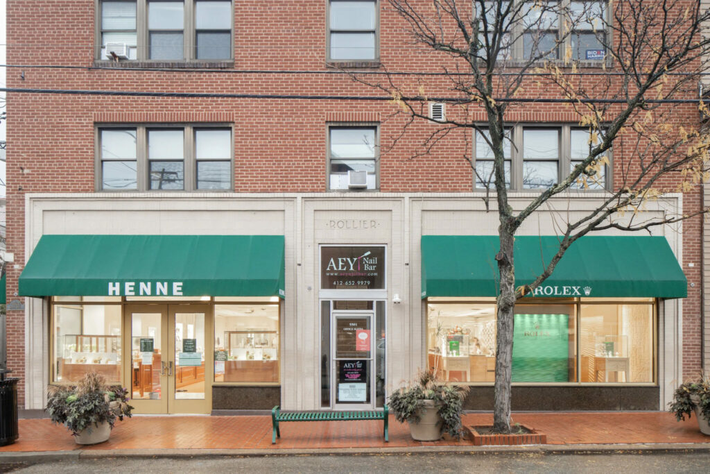 Henne Jewelers invests 12 million in Rolex anchored showroom for