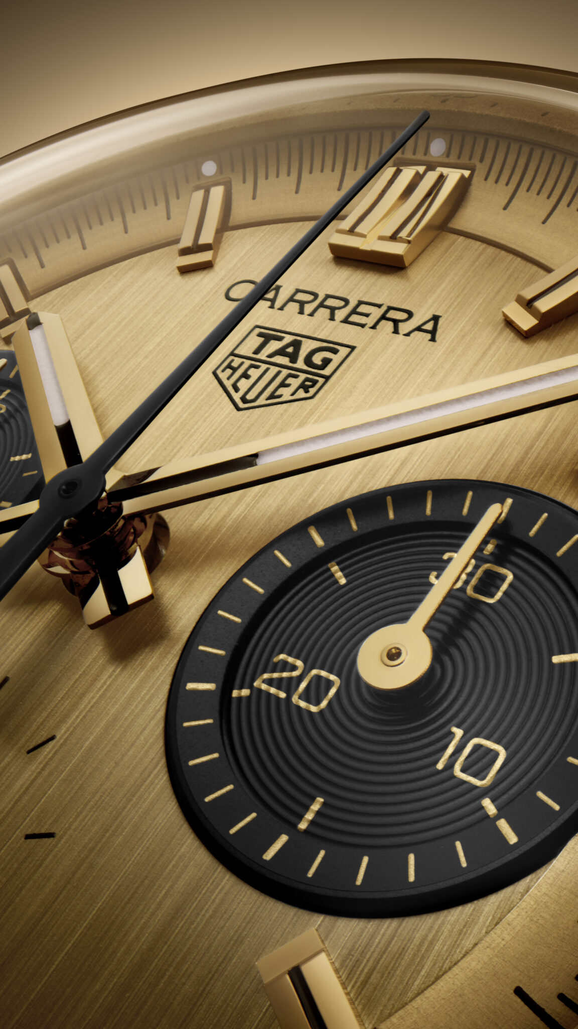 TAG Heuer revives its golden driver s Carrera chronograph