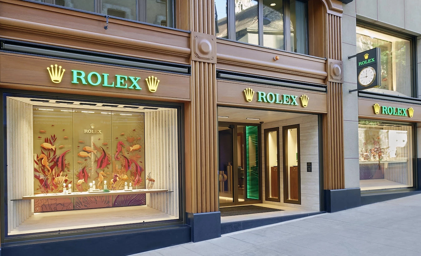 Rolex fined 100 million for preventing its watches being sold online