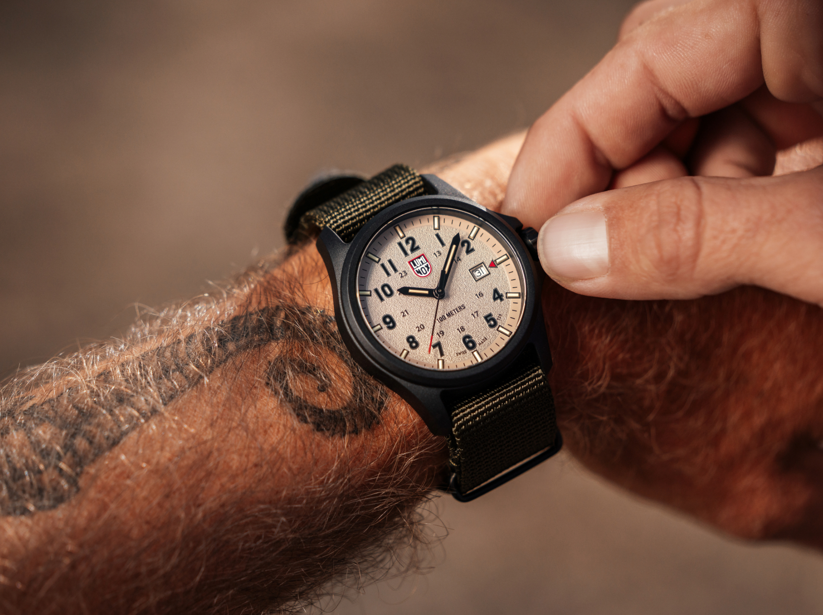 Luminox Introduces New Atacama Field 1960 Series Colourway