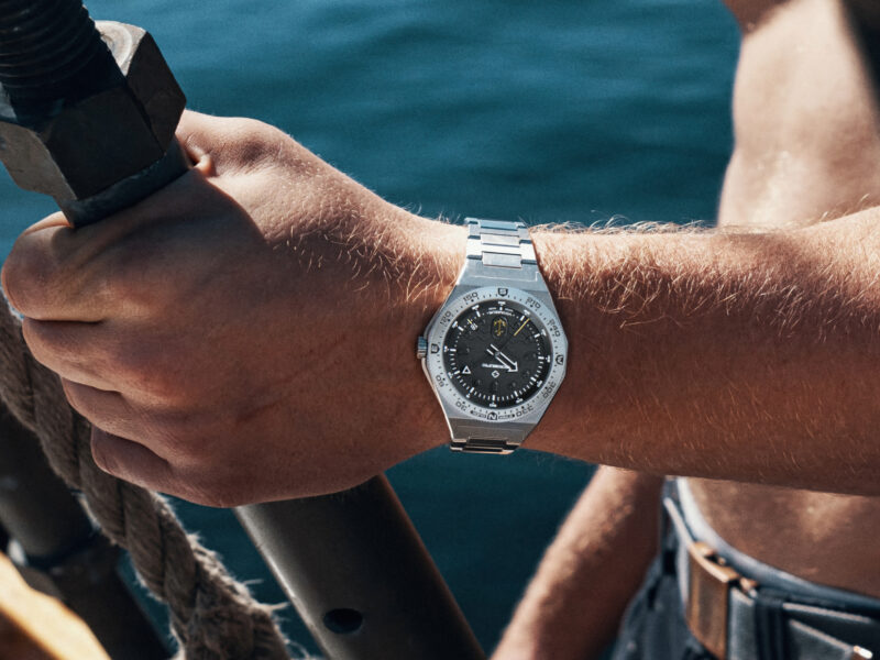 MICROMILSPEC Voyageur watch