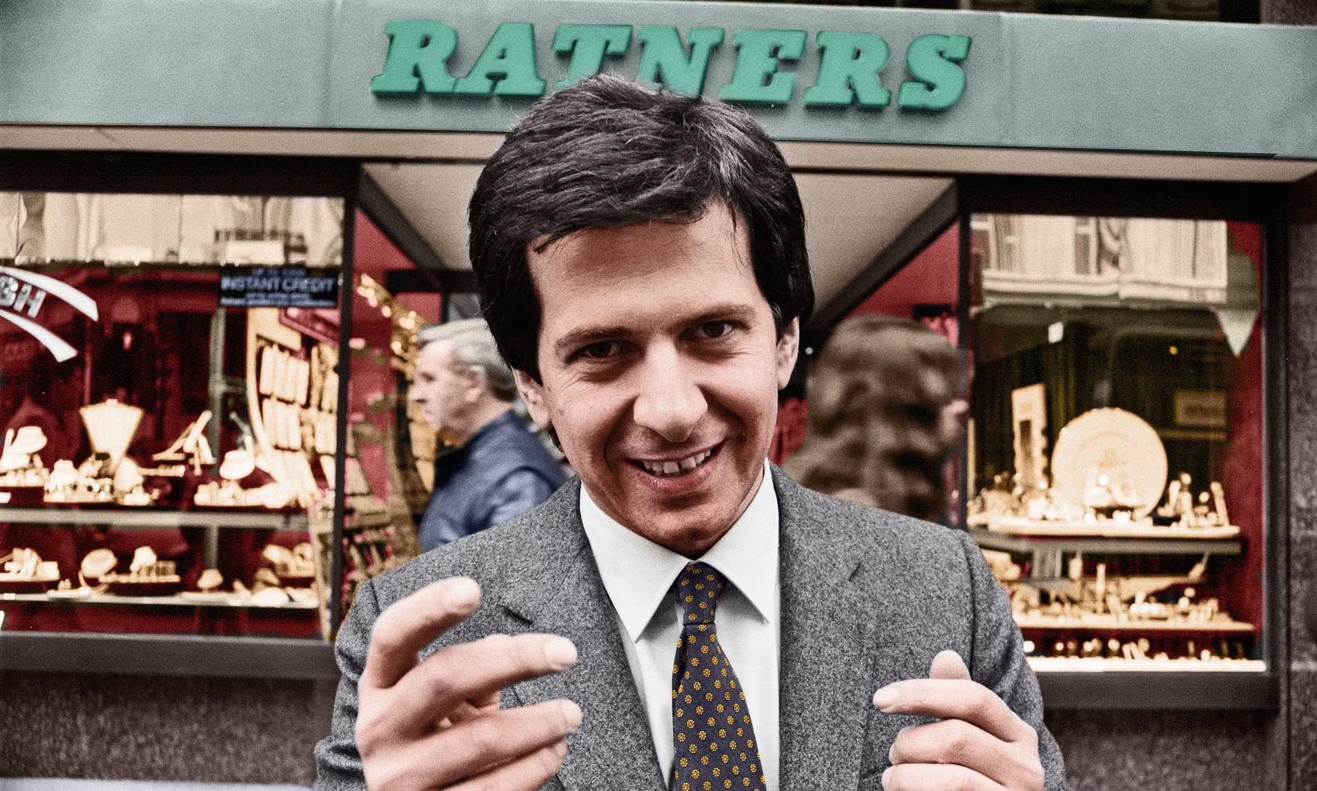 Gerald Ratner agitates to buy Ernest Jones and H Samuel