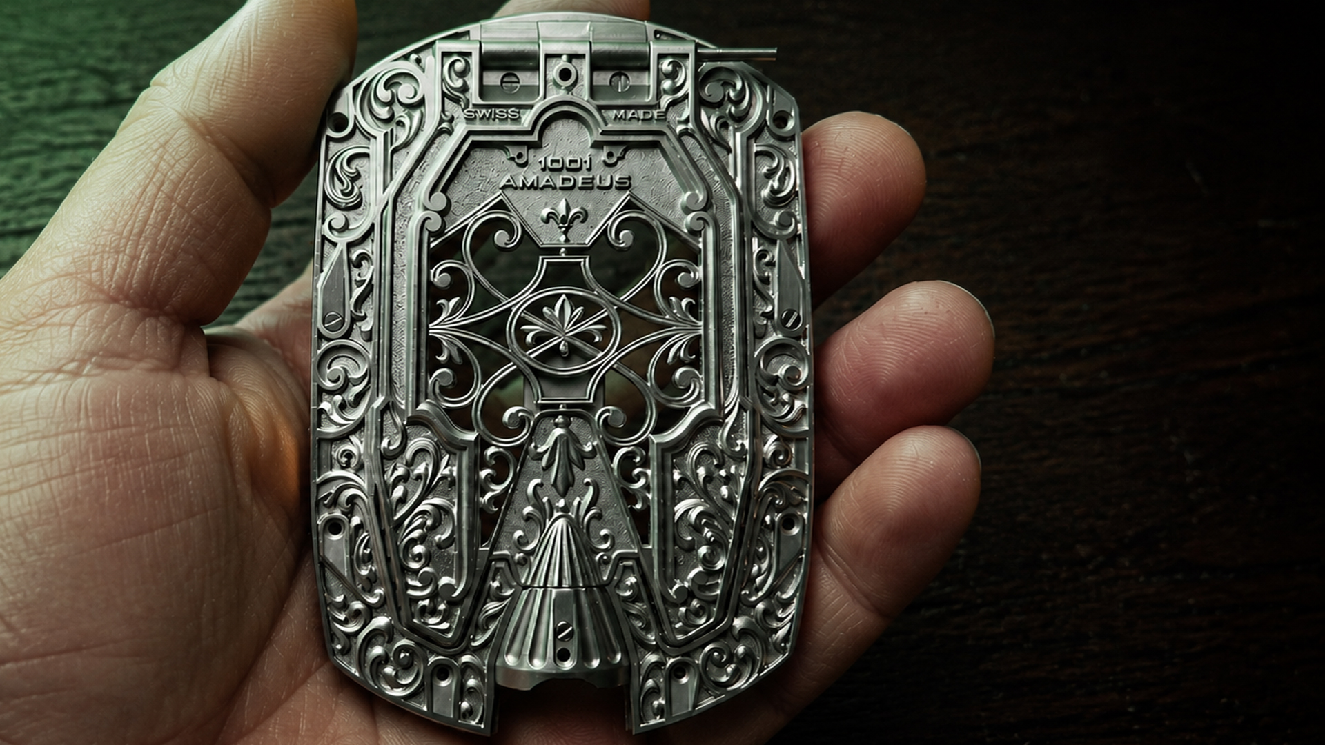 Urwerk's Baroque Pocket Watch Masterpiece Embraces New Trend